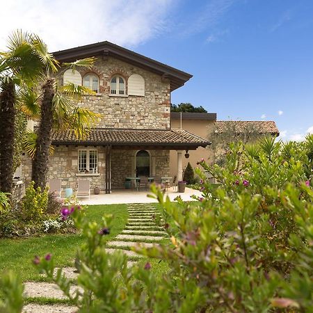 Villa Dei Colori ตอสโกลาโน มาแดร์โน ภายนอก รูปภาพ