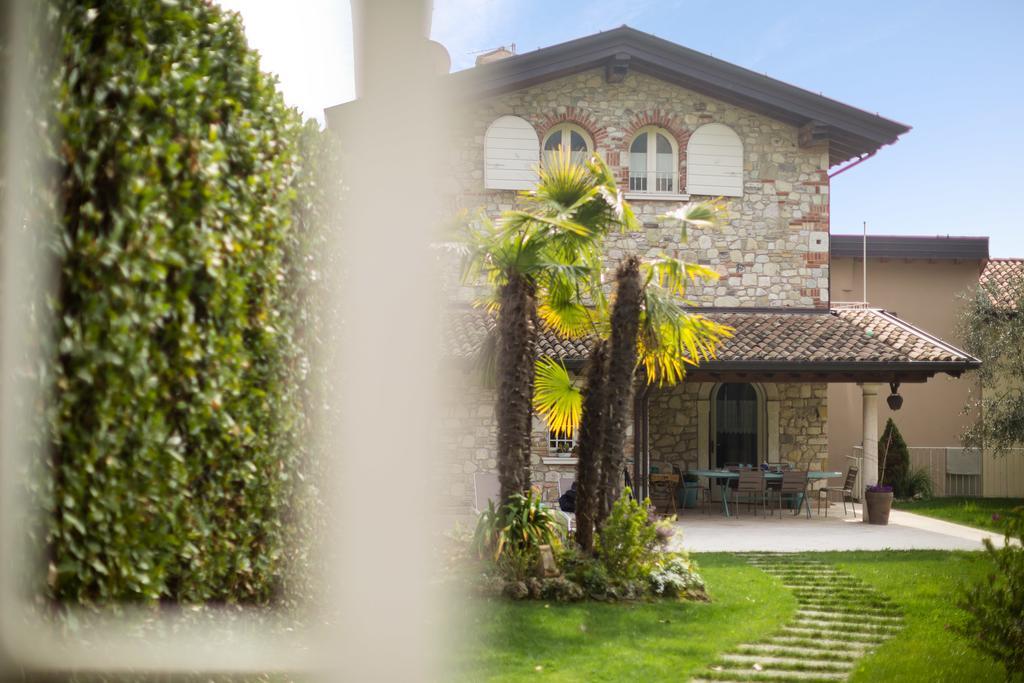 Villa Dei Colori ตอสโกลาโน มาแดร์โน ภายนอก รูปภาพ